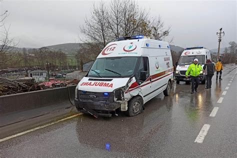 A­m­b­u­l­a­n­s­ ­i­l­e­ ­o­t­o­m­o­b­i­l­ ­ç­a­r­p­ı­ş­t­ı­:­ ­1­ ­y­a­r­a­l­ı­ ­-­ ­Y­a­ş­a­m­ ­H­a­b­e­r­l­e­r­i­